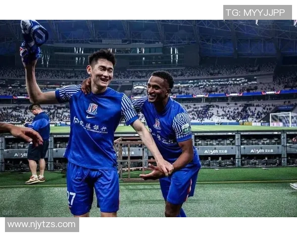 足球明星即将抵达北京进行高强度训练活动引发球迷热切期待