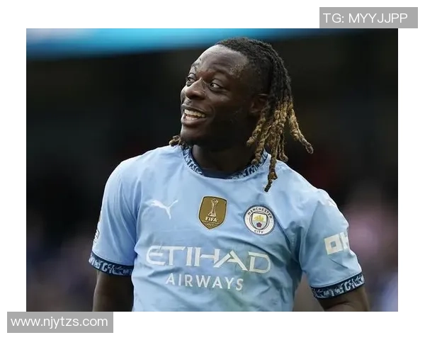 足球明星发型闪电图片展示个性魅力与时尚风潮的完美结合