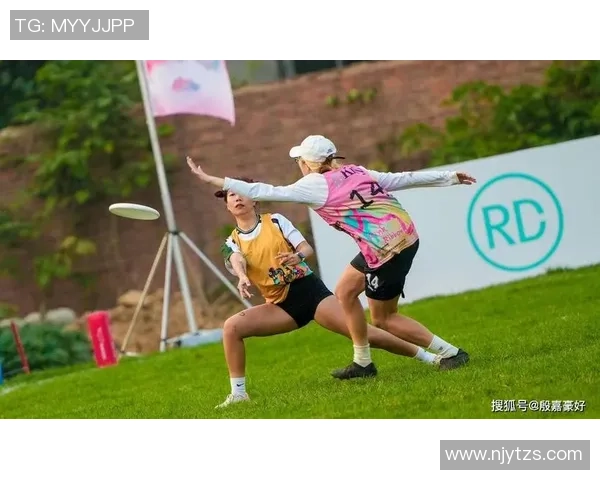 深圳飞盘队技术争议引发热议球员表现与战术分析成焦点