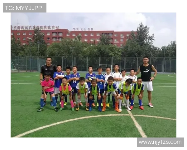 足球明星在学业与职业之间的选择与平衡探讨