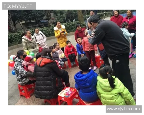 足球明星平安夜盛典星光璀璨欢聚一堂共庆佳节温情时刻