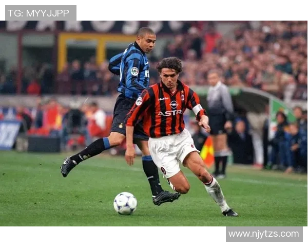 足球明星巴斯滕限量版手机壳热销中球迷必备的时尚潮流单品 足球明星巴斯滕限量版手机壳热销中球迷必备的时尚潮流单品