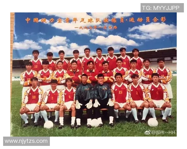 足球明星帅哥童颜照大揭秘他们的青春岁月与风采重现