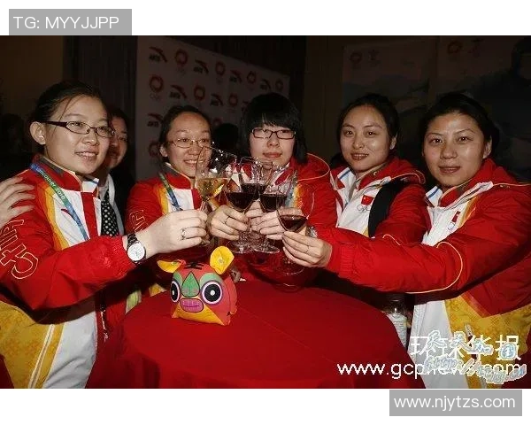 足球明星欢聚一堂举杯庆祝跨年共迎新年精彩时刻 足球明星欢聚一堂举杯庆祝跨年共迎新年精彩时刻