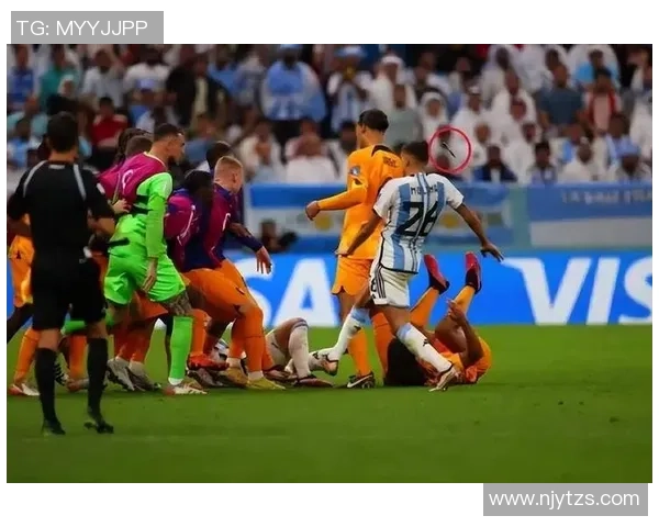 足球明星激烈冲突瞬间回顾盘点那些令人震惊的打架事件 足球明星激烈冲突瞬间回顾盘点那些令人震惊的打架事件