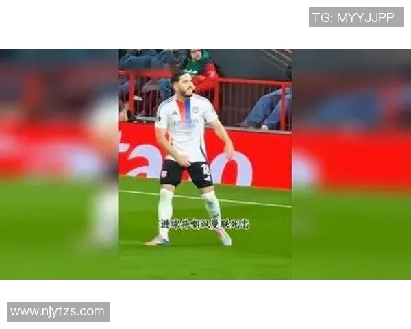 足球明星独特技巧揭秘视频带你领略球场魅力与精彩瞬间 足球明星独特技巧揭秘视频带你领略球场魅力与精彩瞬间