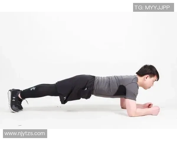 足球明星的健身秘诀揭秘如何保持巅峰状态与超强体能 足球明星的健身秘诀揭秘如何保持巅峰状态与超强体能