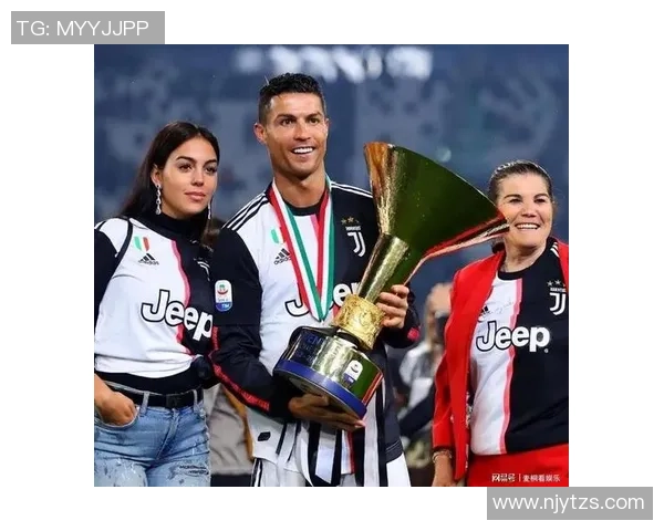 足球明星的情感生活揭秘几位妻子的名字与故事