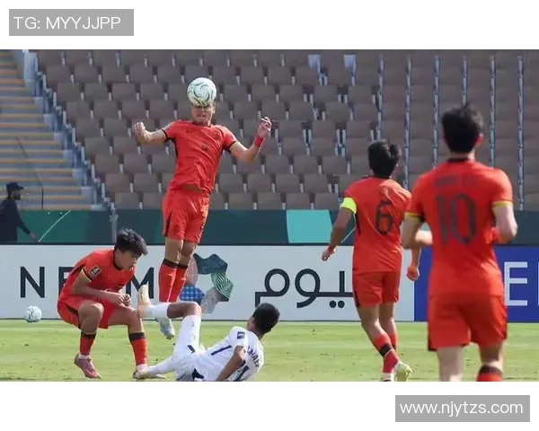 足球明星的学习生活揭秘他们上课的真实情况与训练的平衡 足球明星的学习生活揭秘他们上课的真实情况与训练的平衡