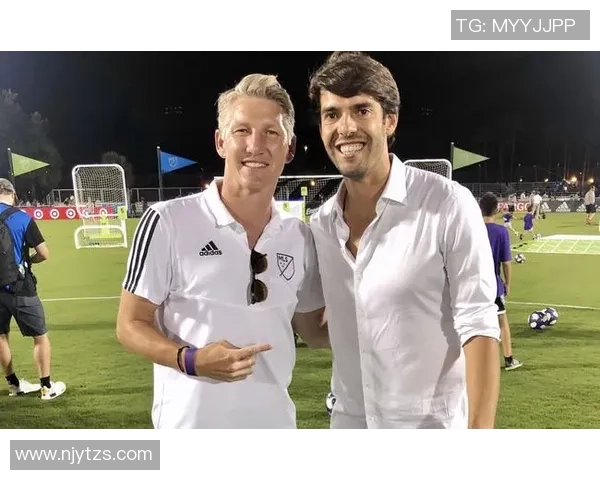 足球明星的奋斗历程与荣耀时刻简述 足球明星的奋斗历程与荣耀时刻简述