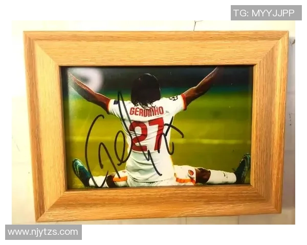 足球明星签名恶搞图集趣味大赏让你笑翻天的创意作品