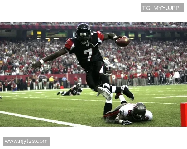 足球明星绰号射门机器的传奇故事与辉煌成就解析 足球明星绰号射门机器的传奇故事与辉煌成就解析